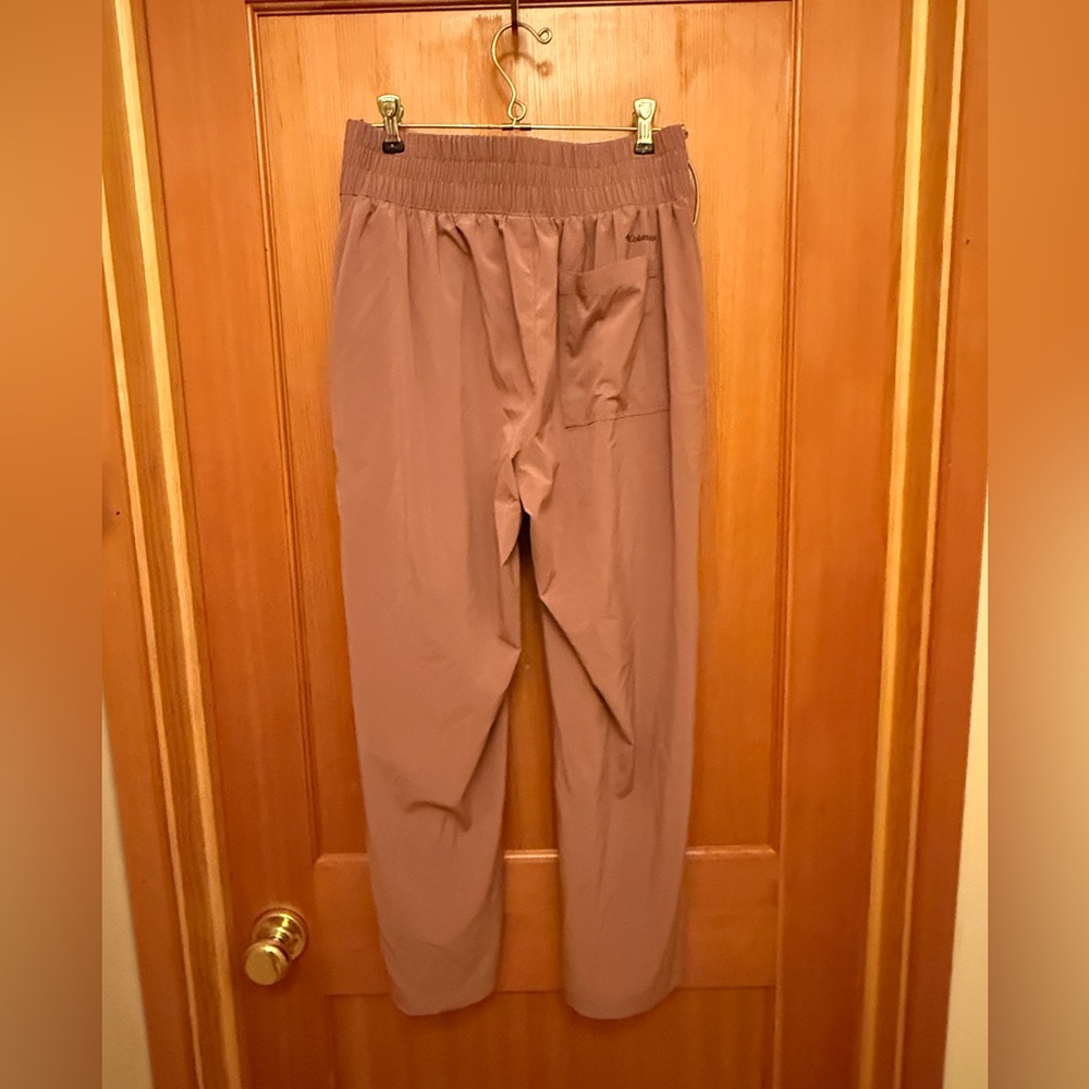 Columbia Women's Boundless Beauty™ Wide Capris II Mauve - Picture 3 of 10